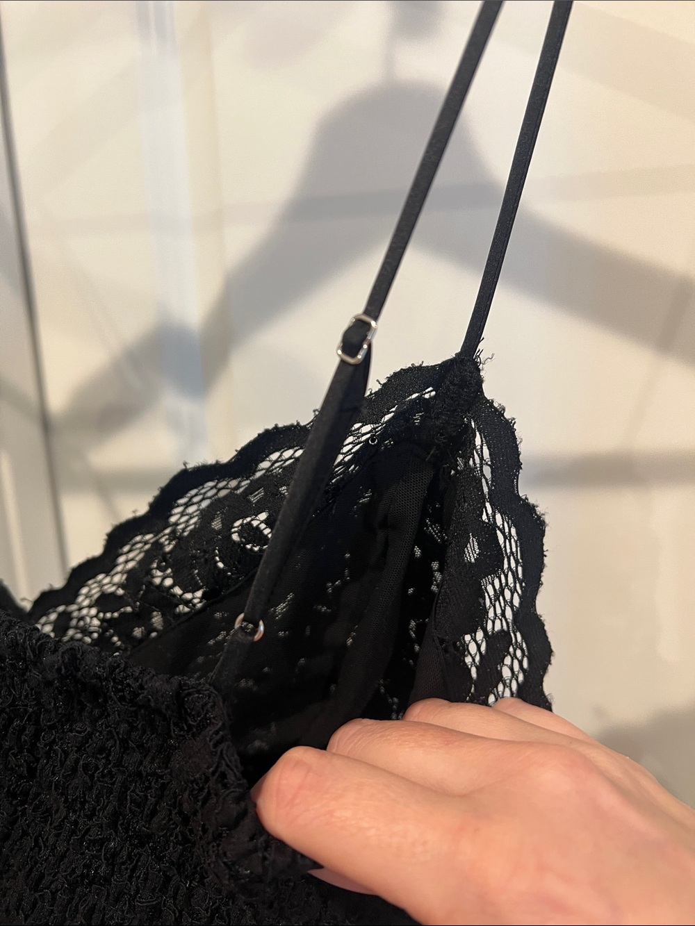 Express Black Lace Sequin Cropped Tank top - Picture 4 of 5